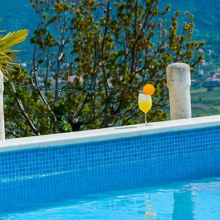 Villa Stone Rose