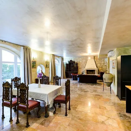 Stone Rose Villa *