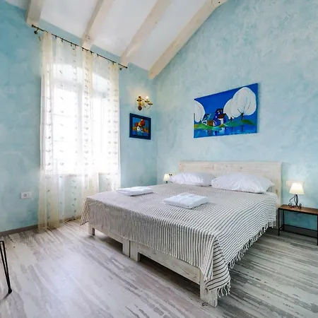 Villa Stone Rose Lovorno